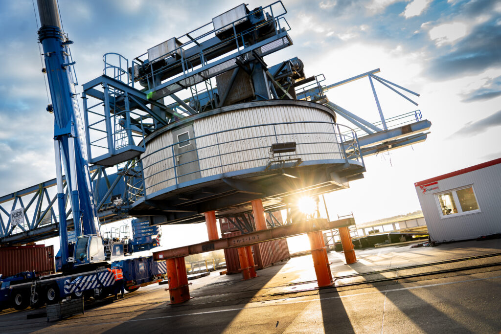 moderniseren van kranen zowel; in Nederland als deze in Duitsland Emmerich